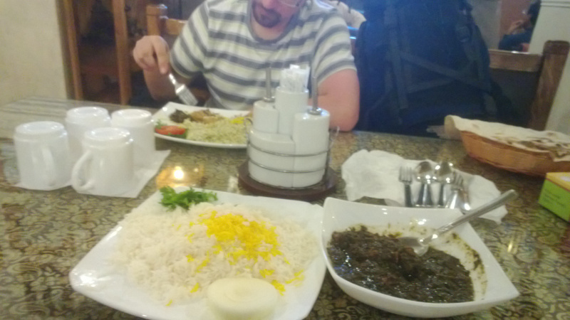 Zupa z alg i krewetek z ryżem w restauracji w Bushehr. Polecam!